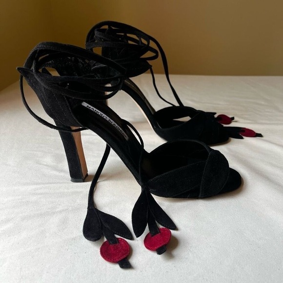 Manolo Blahnik Cherry Lace-Up Sandals 38.5 Black Suede Ivy Shoe 2003 Remake - Picture 16 of 16